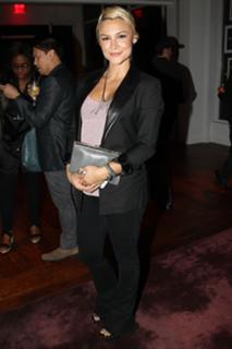 Samaire Armstrong feet photo thumbnail