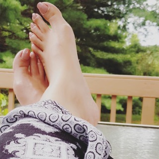 Saman Ansari feet photo 19