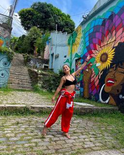Samanta Alves feet photo 2