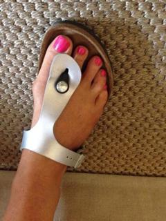 Samantha Armytage feet photo 3