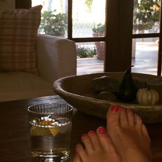 Samantha Armytage feet photo 1