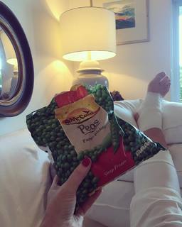 Samantha Armytage feet photo 12