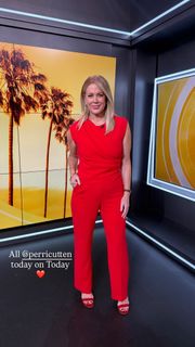 Samantha Armytage feet photo 4