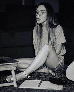 Samantha Barrón feet photo 3