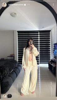 Samantha Barrón feet photo 17