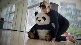 Samantha Bee feet photo 16