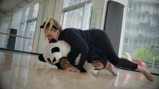 Samantha Bee feet photo 13