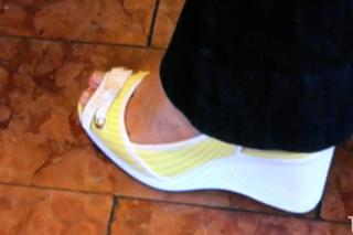 Samantha Brown feet photo thumbnail