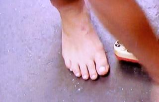 Samantha Brown feet photo thumbnail