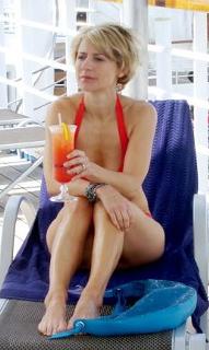 Samantha Brown feet photo thumbnail