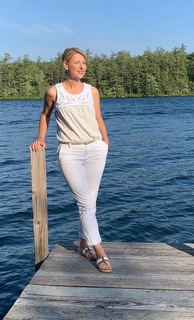 Samantha Brown feet photo thumbnail