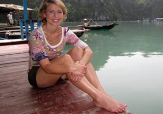 Samantha Brown feet photo thumbnail