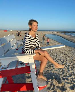 Samantha Brown feet photo thumbnail