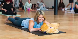 Samantha Brown feet photo 2