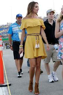 Samantha Busch feet photo 3