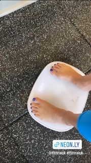 Samantha Busch feet photo 16