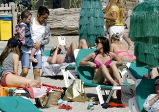 Samantha Cameron feet photo 16