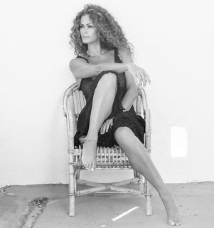 Samantha De Grenet feet photo thumbnail