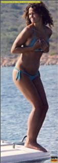 Samantha De Grenet feet photo thumbnail