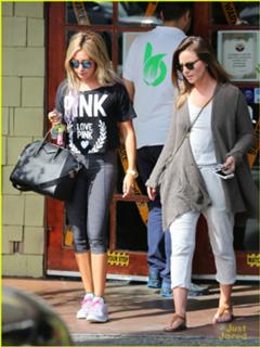 Samantha Droke feet photo 2