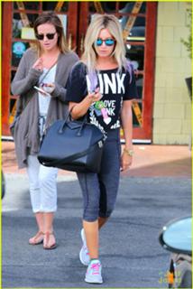 Samantha Droke feet photo 19