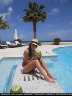 Samantha Droke feet photo 2