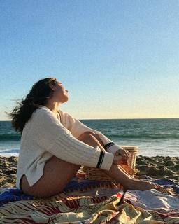 Samantha Fekete feet photo 10