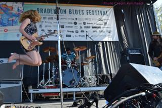Samantha Fish feet photo 2