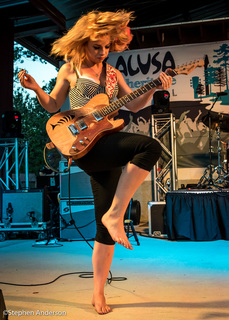 Samantha Fish feet photo 10
