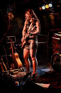 Samantha Fish feet photo 19