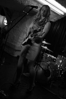 Samantha Fish feet photo 15