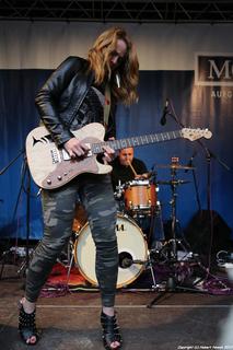 Samantha Fish feet photo 8