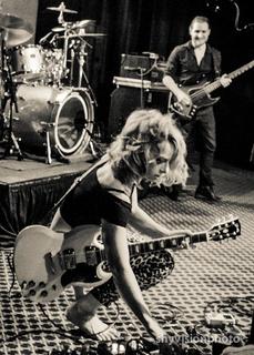 Samantha Fish feet photo 1