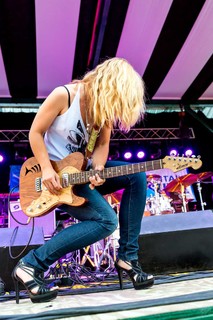 Samantha Fish feet photo 18