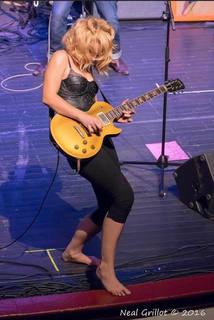 Samantha Fish feet photo 14