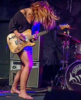 Samantha Fish feet photo 8