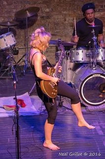 Samantha Fish feet photo 4