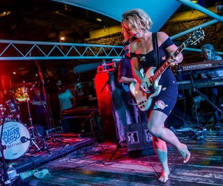 Samantha Fish feet photo 17