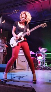 Samantha Fish feet photo 9