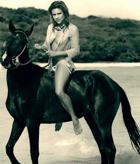 Samantha Fox feet photo thumbnail