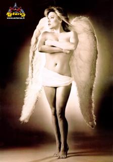 Samantha Fox feet photo thumbnail