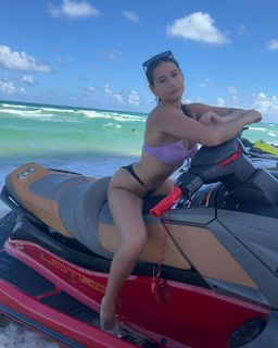 Samantha Frank feet photo thumbnail