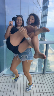 Samantha Frank feet photo thumbnail