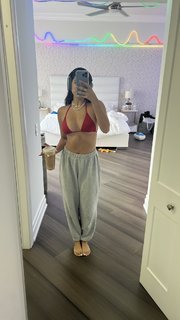 Samantha Frank feet photo thumbnail