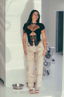 Samantha Frank feet photo thumbnail