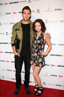 Samantha Hanratty feet photo thumbnail