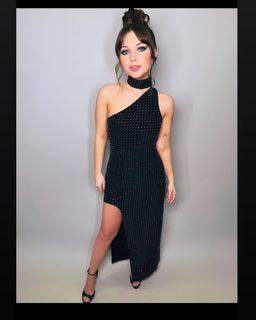 Samantha Hanratty feet photo thumbnail