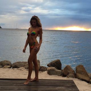 Samantha Hoopes feet photo 6