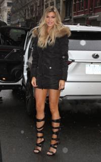 Samantha Hoopes feet photo 8