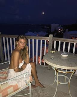 Samantha Hoopes feet photo 20